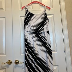 White House Black Market black and white maxi dress XL excellent condition